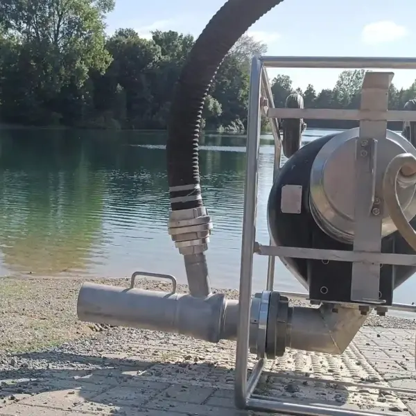VenturiPulse Wasserbelüfter an einer Pumpe angeschlossen